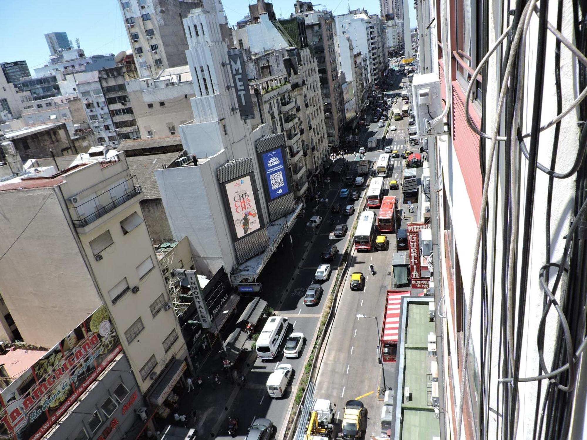 4 Ventanales Sobre La Avenida Corrientes Lägenhet Buenos Aires Exteriör bild